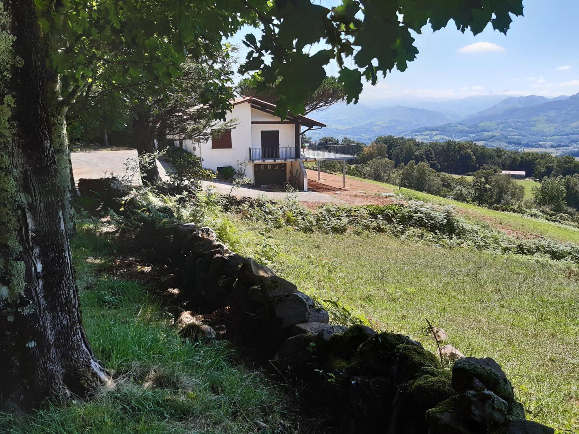 Maison Au Pays Basque, Calme Avec Vue Imprenable Sur Montagnes Irouleguy Exterior photo